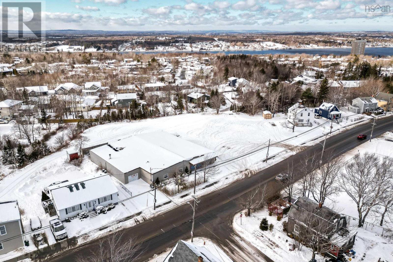 554 Alexandra Street Street, Sydney, Nova Scotia  B1S 2G8 - Photo 3 - 202503958