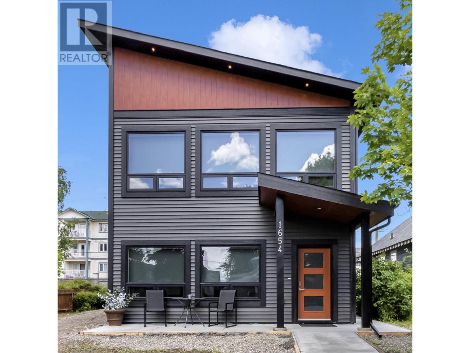 Property at 1654 7TH AVENUE image 1