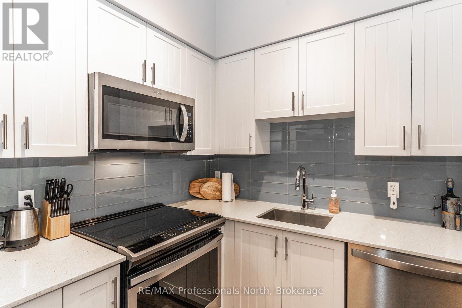 102 - 25 Pen Lake Point Road, Huntsville, Ontario  P1H 1A9 - Photo 6 - X11986830