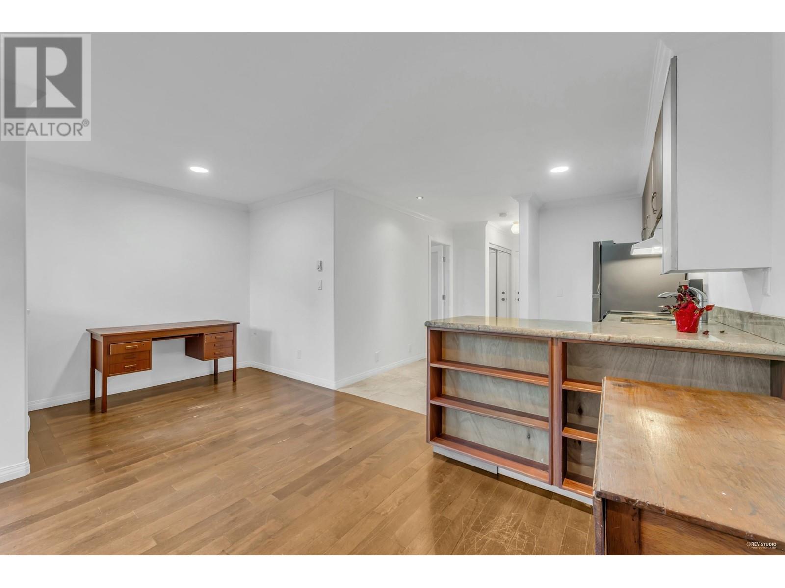 Listing Picture 14 of 28 : 109 2255 ETON STREET, Vancouver / 溫哥華 - 魯藝地產 Yvonne Lu Group - MLS Medallion Club Member