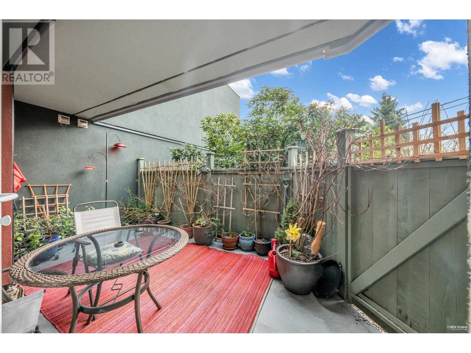 104 2800 Chesterfield Avenue, North Vancouver, British Columbia  V7N 4M1 - Photo 2 - R2972255