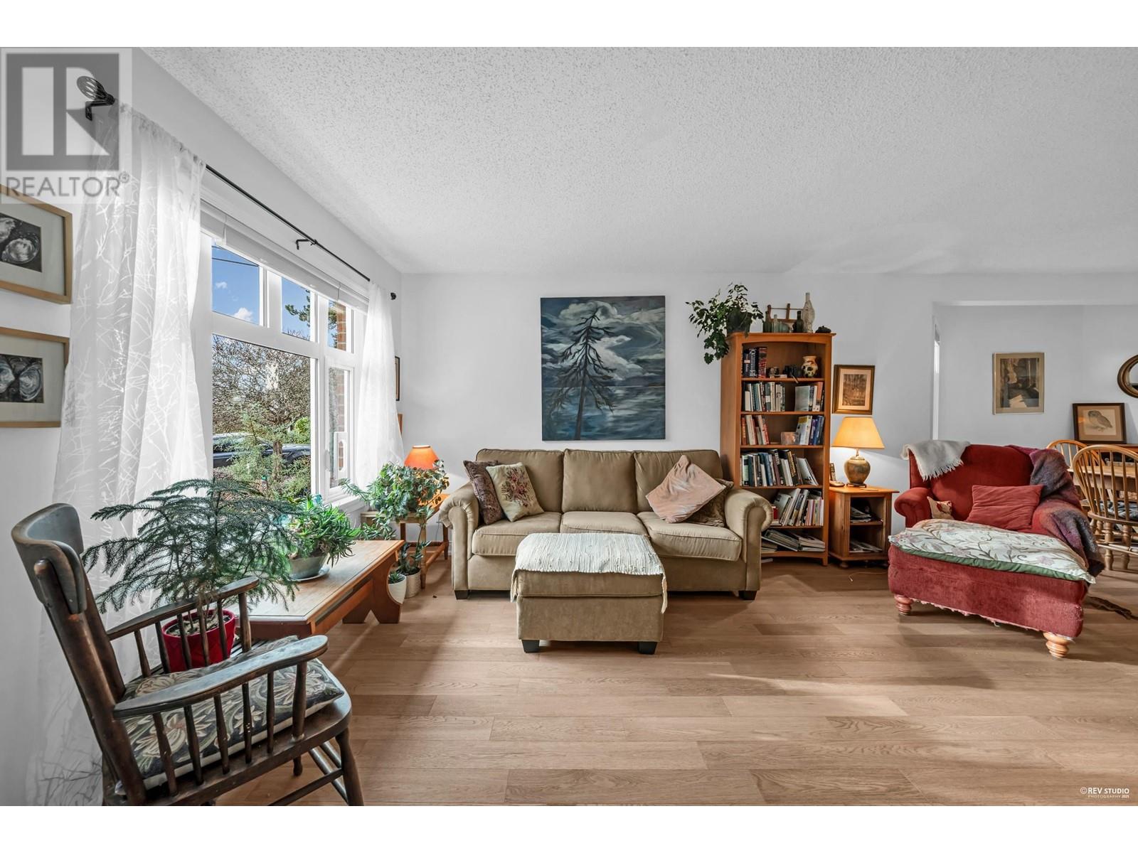 104 2800 Chesterfield Avenue, North Vancouver, British Columbia  V7N 4M1 - Photo 4 - R2972255