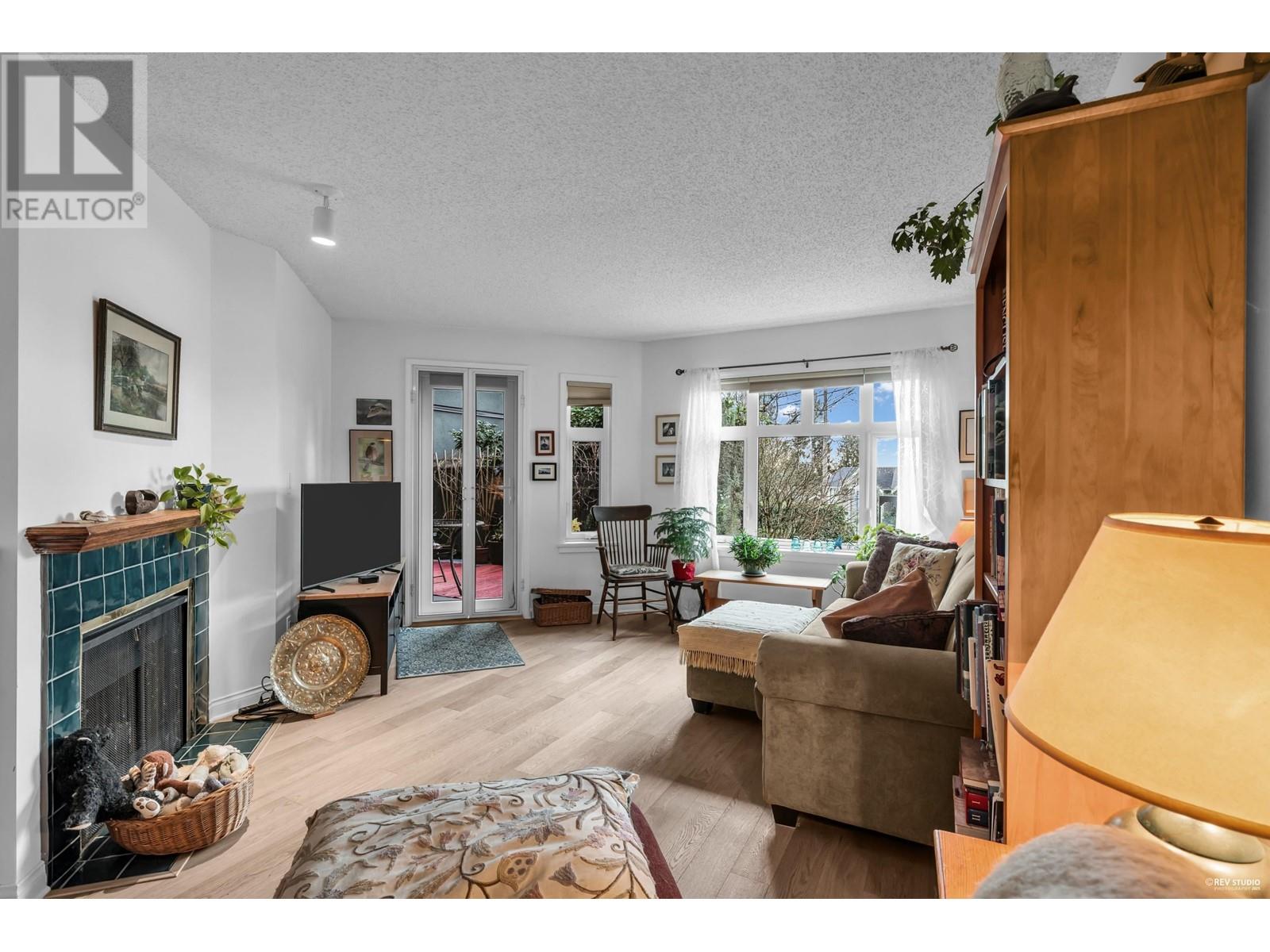104 2800 Chesterfield Avenue, North Vancouver, British Columbia  V7N 4M1 - Photo 6 - R2972255