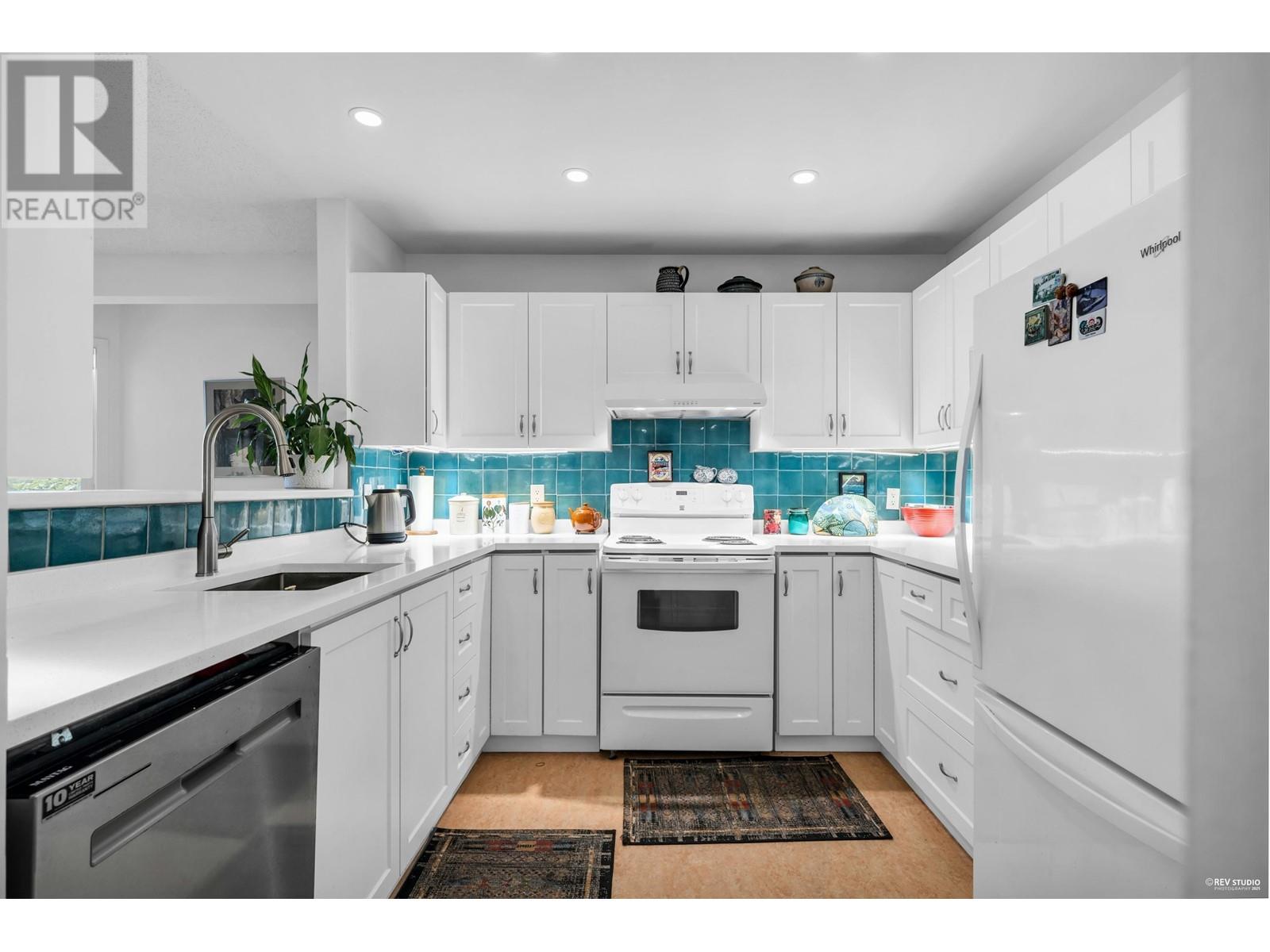 104 2800 Chesterfield Avenue, North Vancouver, British Columbia  V7N 4M1 - Photo 7 - R2972255
