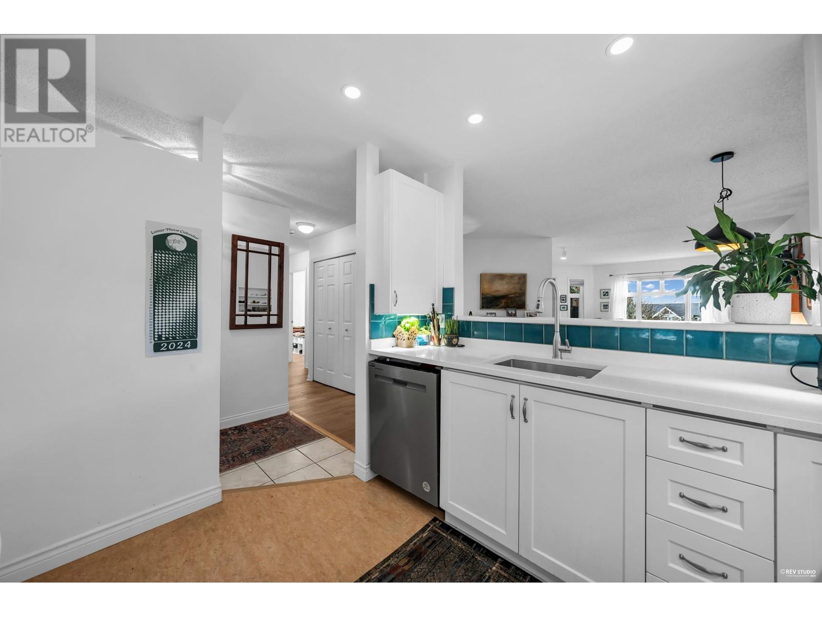104 2800 Chesterfield Avenue, North Vancouver, British Columbia  V7N 4M1 - Photo 8 - R2972255