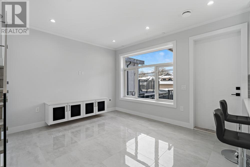 Property at 6749 KNIGHT STREET image 2