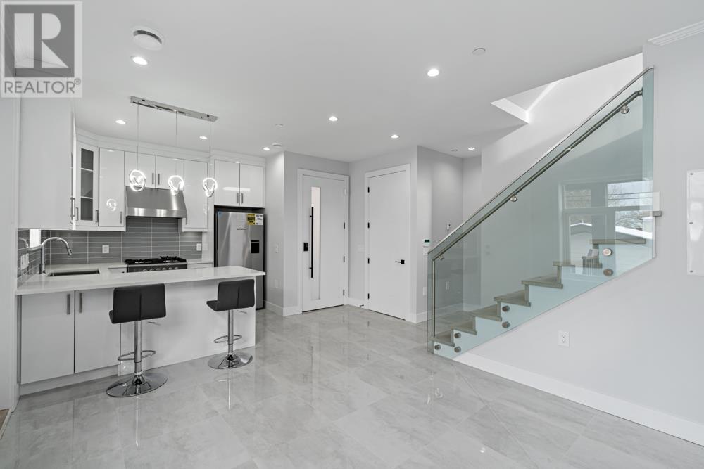 6749 Knight Street, Vancouver, British Columbia  V5P 2W4 - Photo 7 - R2971953