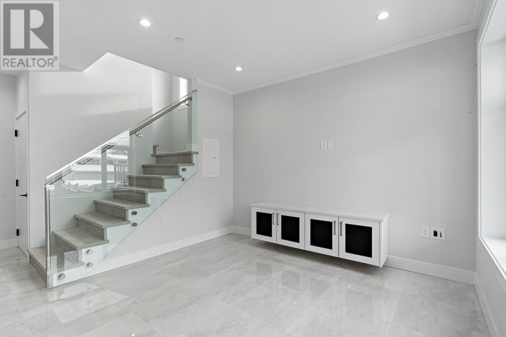 Property at 6749 KNIGHT STREET image 4