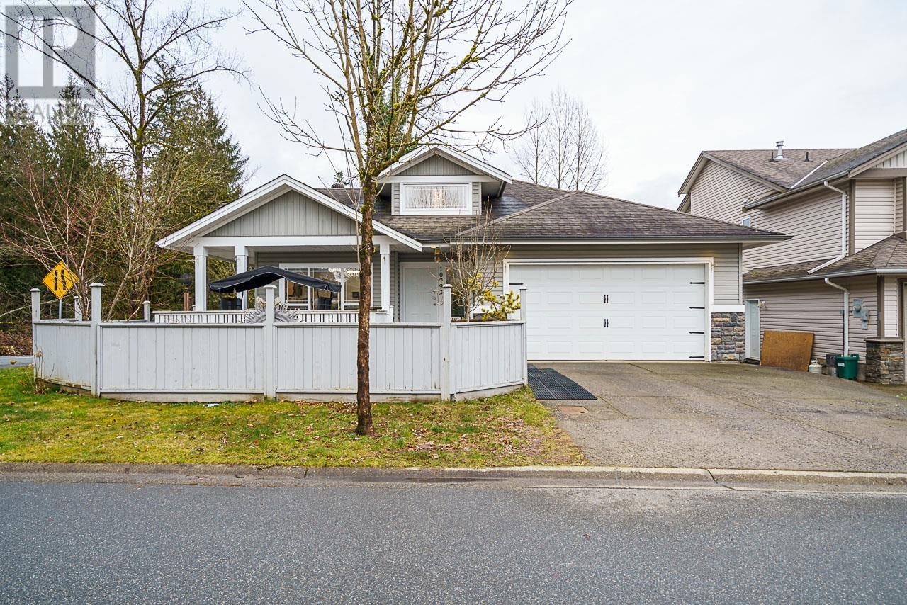10992 241 Street, Maple Ridge, British Columbia  V2W 1H7 - Photo 2 - R2972232