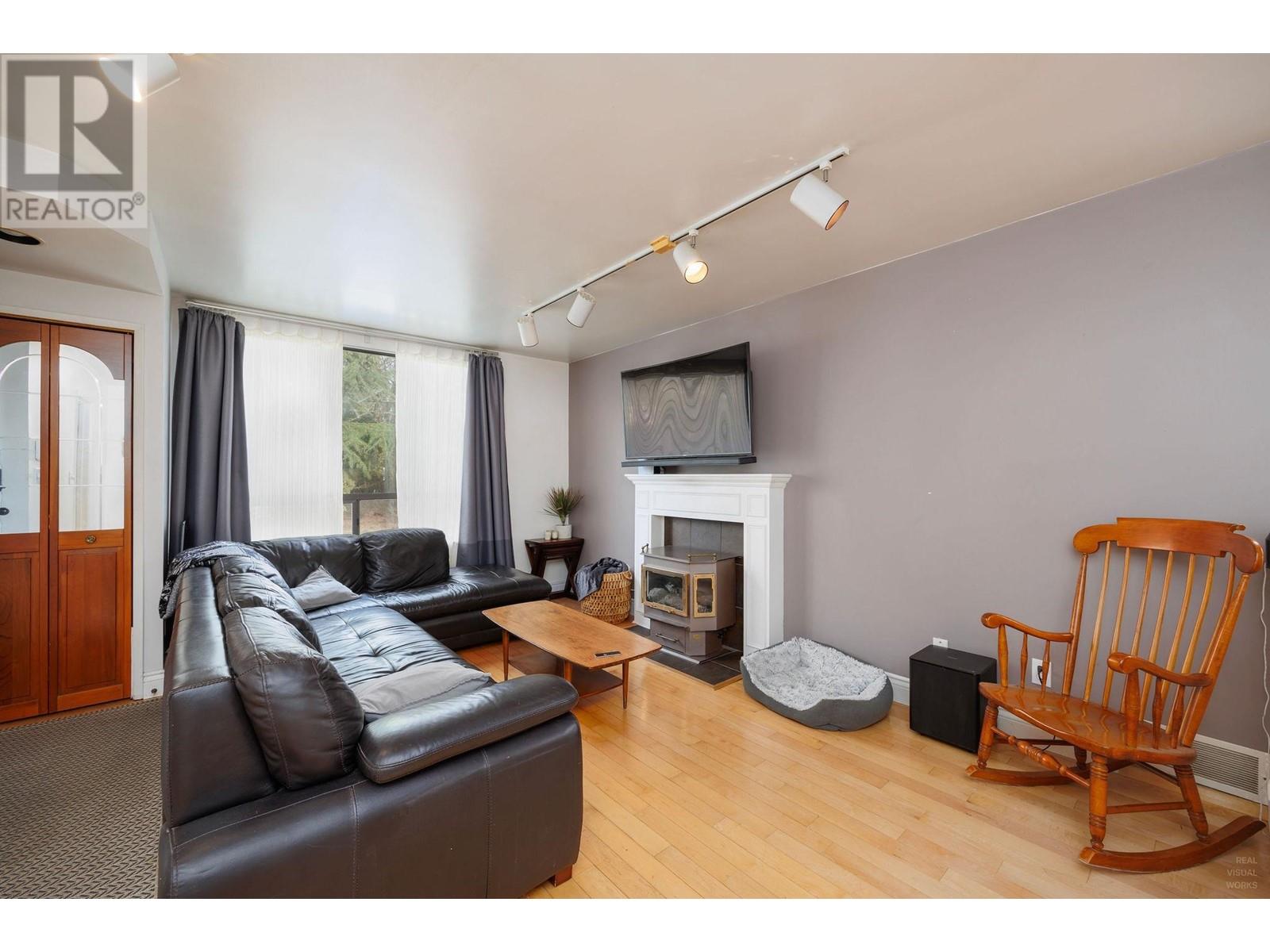 Property at 1736 LANGAN AVENUE image 5