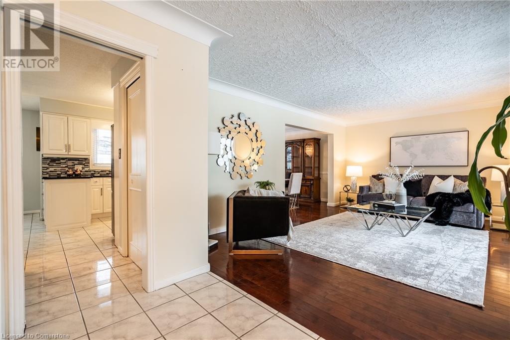 Property at 50 ROYAL YORK Road image 5