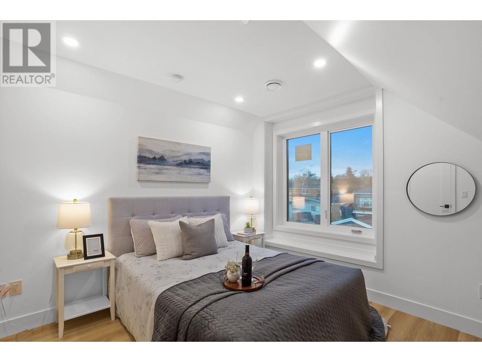 Listing Picture 22 of 26 : 2 65 E 58TH AVENUE, Vancouver / 溫哥華 - 魯藝地產 Yvonne Lu Group - MLS Medallion Club Member