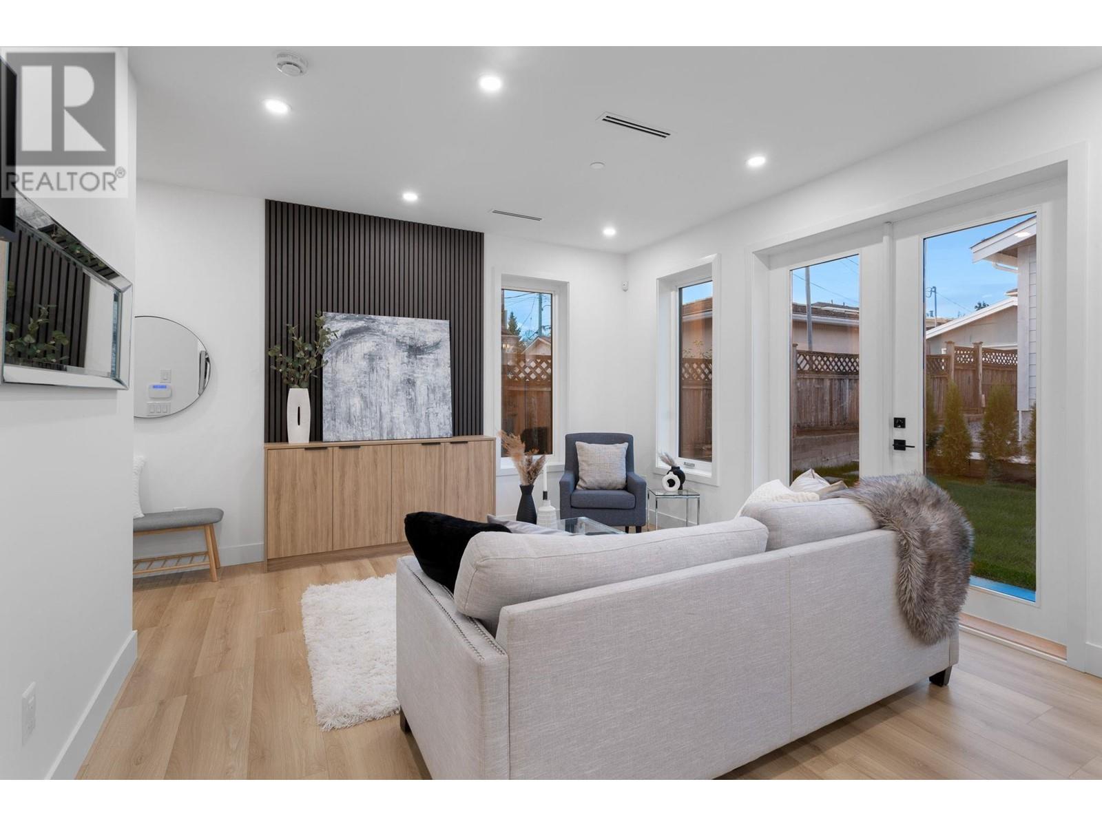 Listing Picture 9 of 26 : 2 65 E 58TH AVENUE, Vancouver / 溫哥華 - 魯藝地產 Yvonne Lu Group - MLS Medallion Club Member