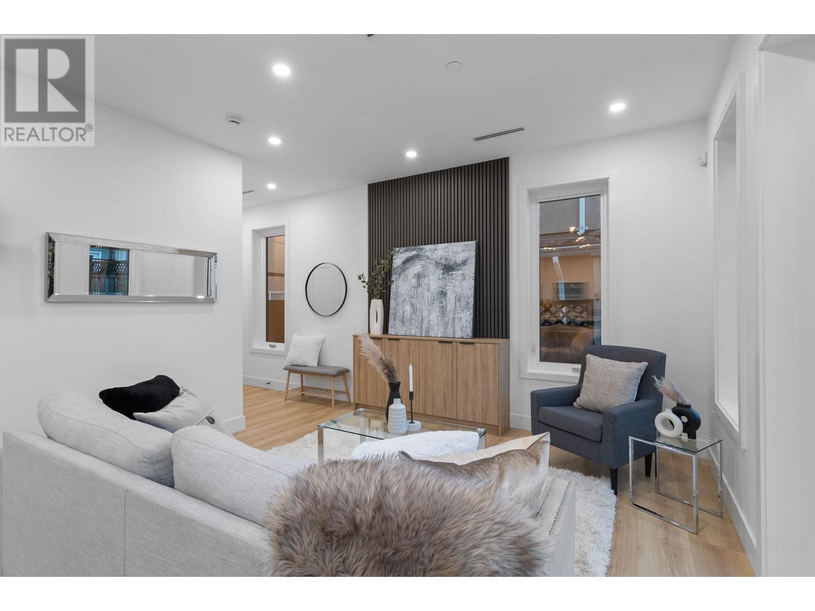 Listing Picture 10 of 26 : 2 65 E 58TH AVENUE, Vancouver / 溫哥華 - 魯藝地產 Yvonne Lu Group - MLS Medallion Club Member