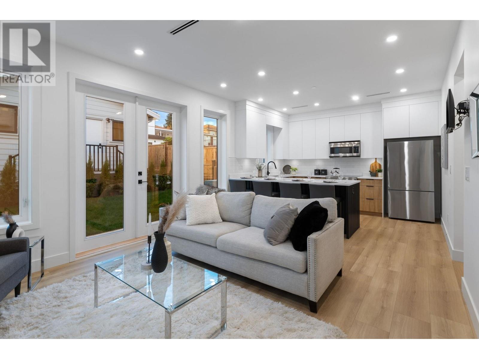 Listing Picture 7 of 26 : 2 65 E 58TH AVENUE, Vancouver / 溫哥華 - 魯藝地產 Yvonne Lu Group - MLS Medallion Club Member