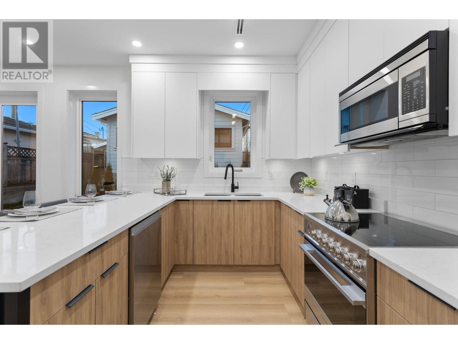 Listing Picture 11 of 26 : 2 65 E 58TH AVENUE, Vancouver / 溫哥華 - 魯藝地產 Yvonne Lu Group - MLS Medallion Club Member