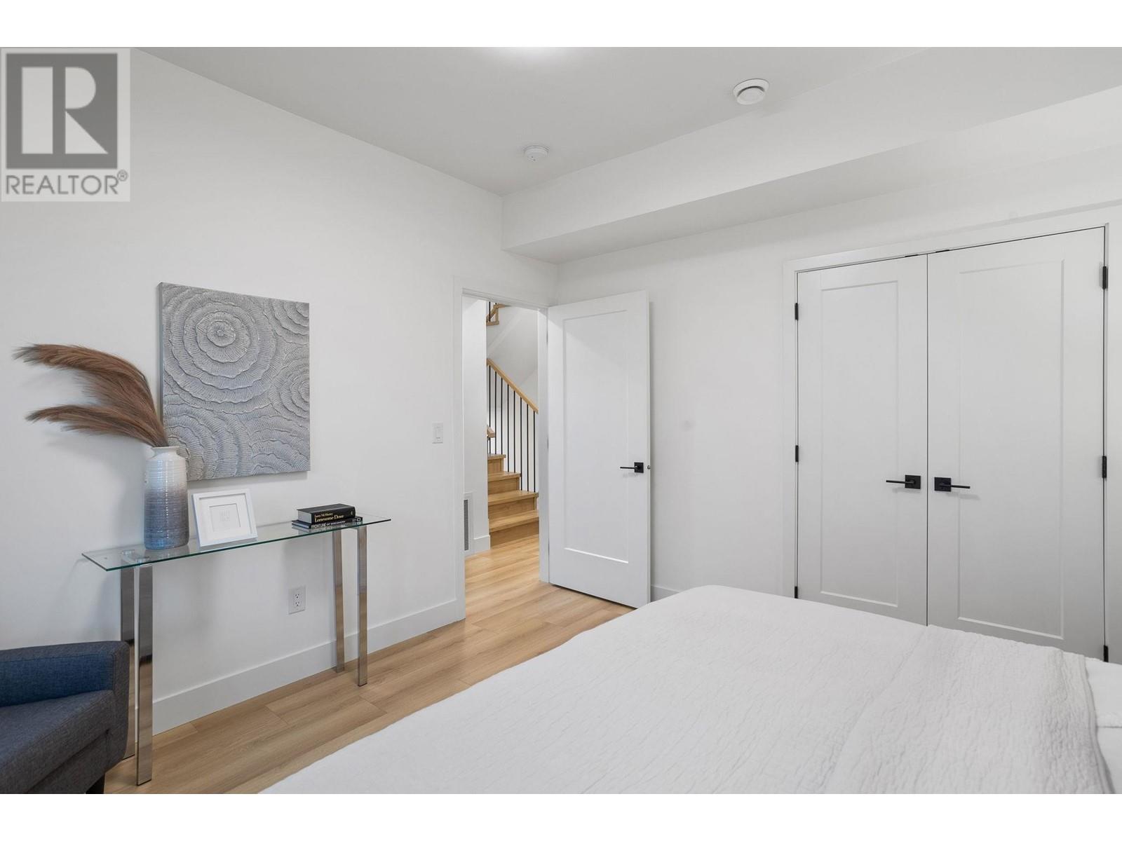 Listing Picture 20 of 26 : 2 65 E 58TH AVENUE, Vancouver / 溫哥華 - 魯藝地產 Yvonne Lu Group - MLS Medallion Club Member