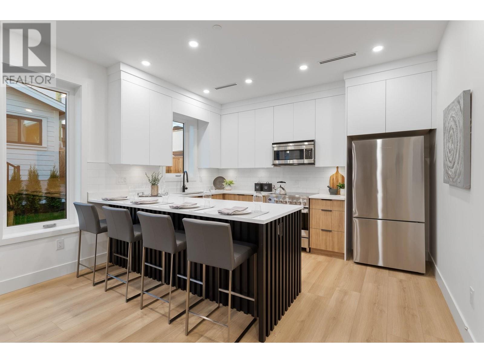 Listing Picture 12 of 26 : 2 65 E 58TH AVENUE, Vancouver / 溫哥華 - 魯藝地產 Yvonne Lu Group - MLS Medallion Club Member