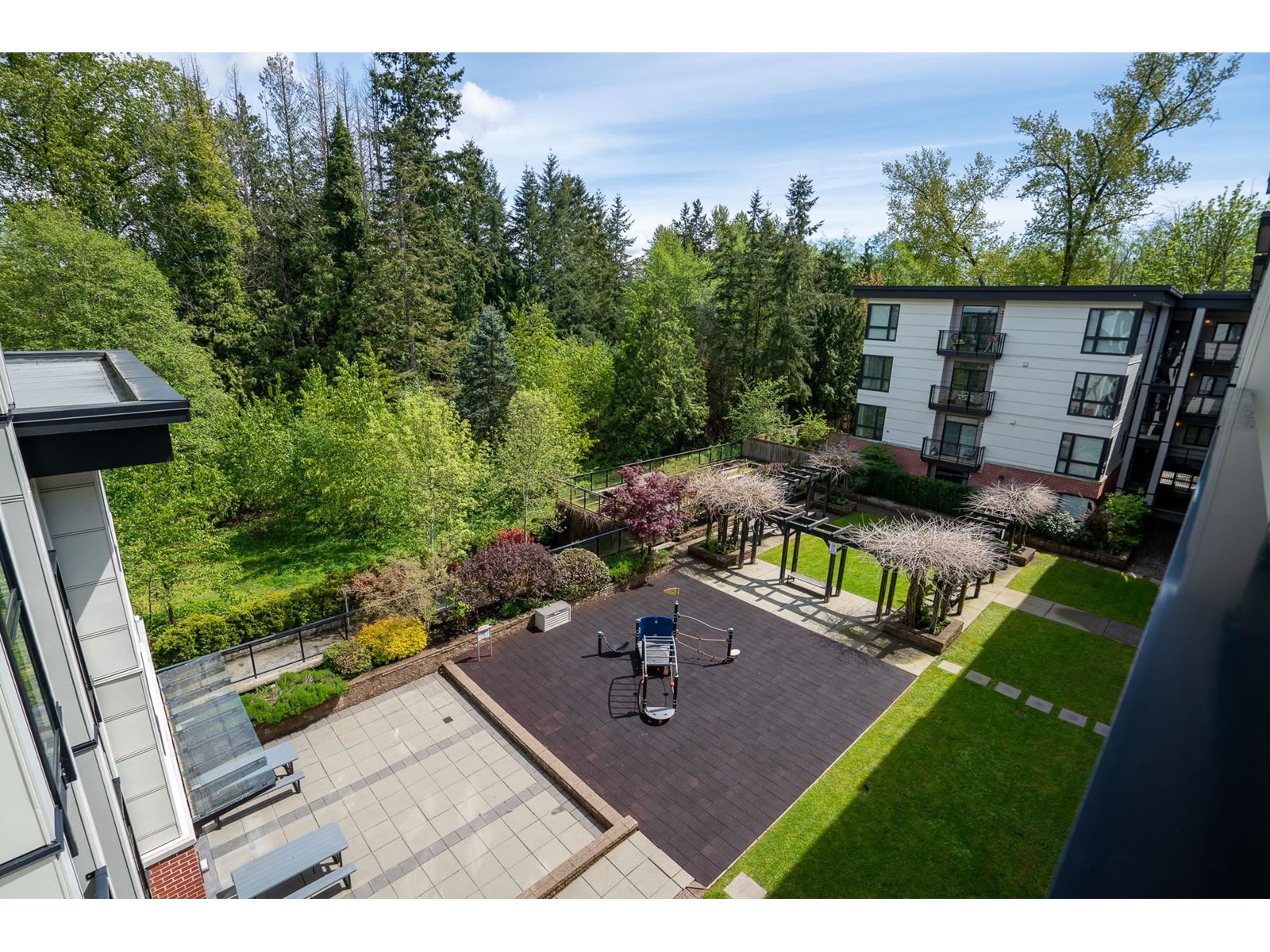 Property at 411 14358 60 AVENUE image 1