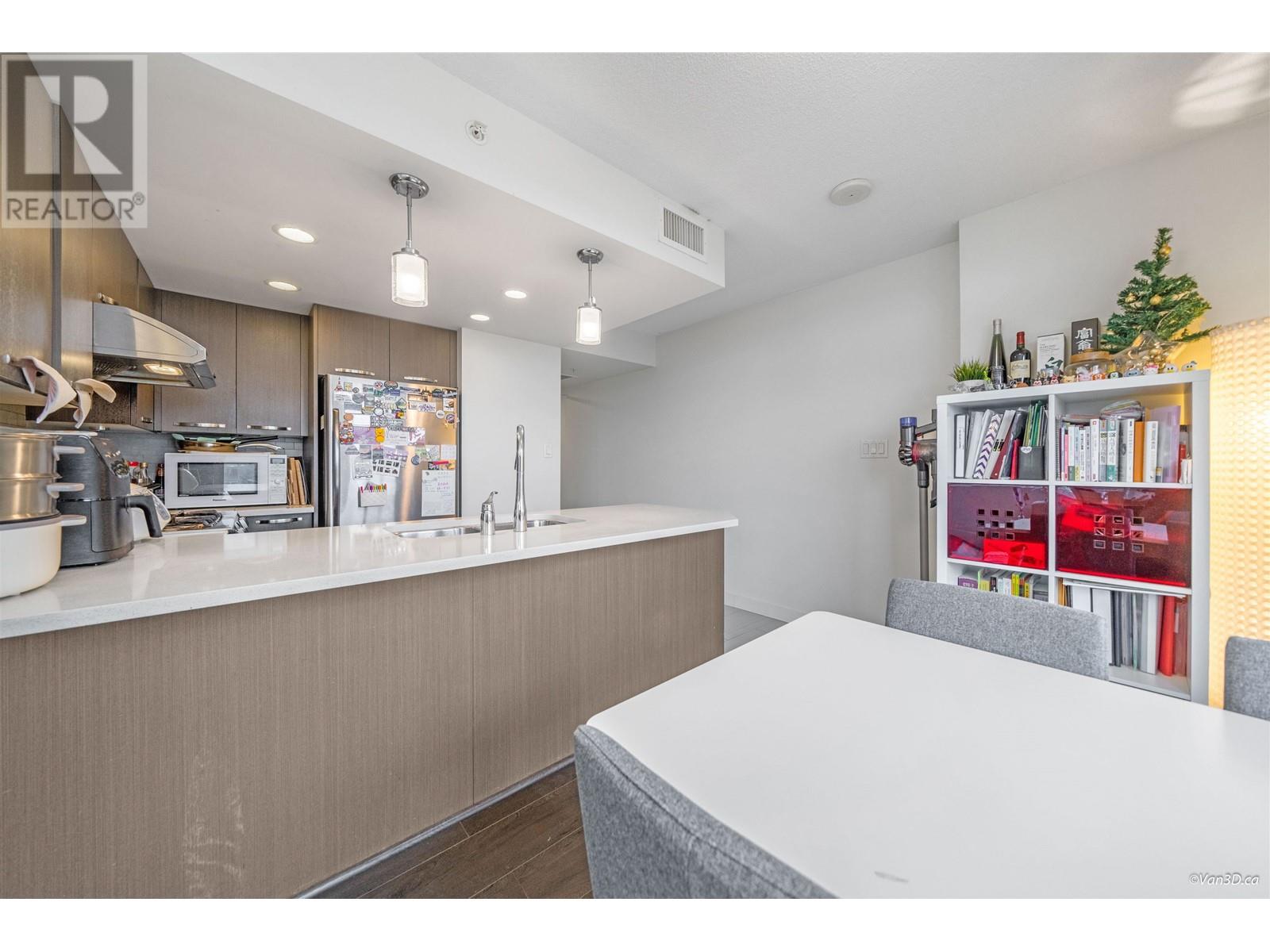 Listing Picture 5 of 20 : 501 6888 COONEY ROAD, Richmond / 烈治文 - 魯藝地產 Yvonne Lu Group - MLS Medallion Club Member
