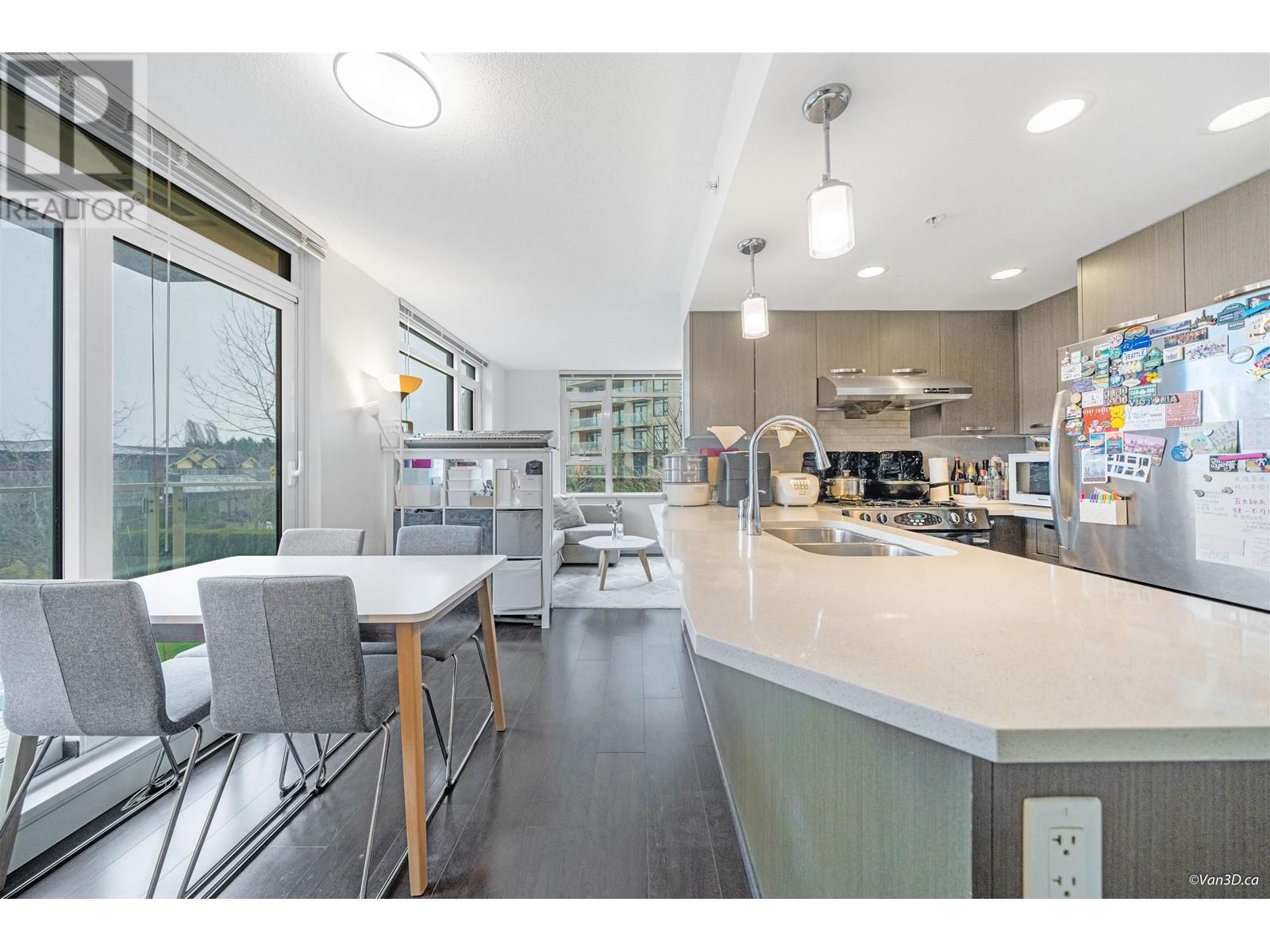 Listing Picture 2 of 20 : 501 6888 COONEY ROAD, Richmond / 烈治文 - 魯藝地產 Yvonne Lu Group - MLS Medallion Club Member