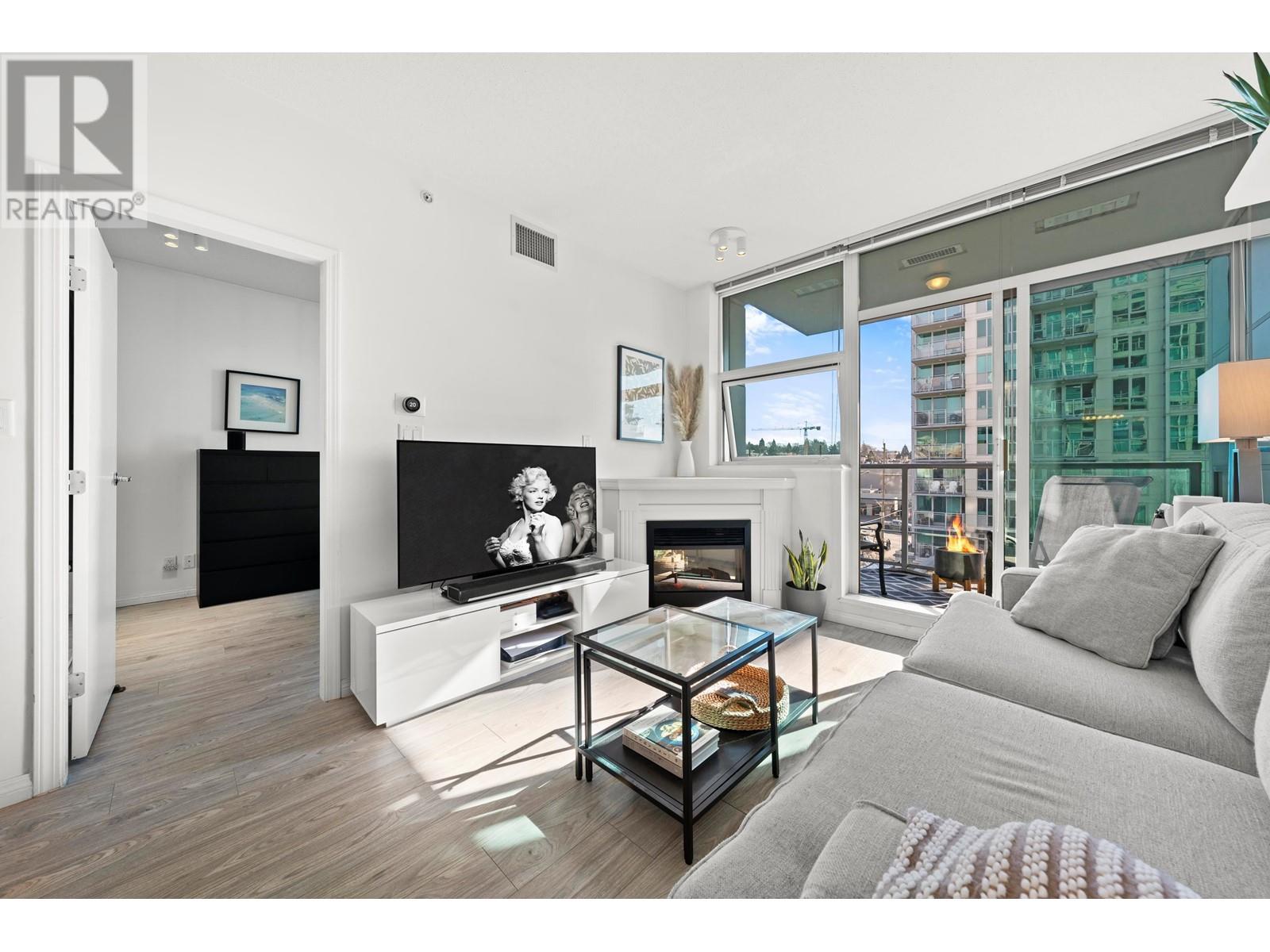 704 168 E ESPLANADE AVENUE, north vancouver, British Columbia