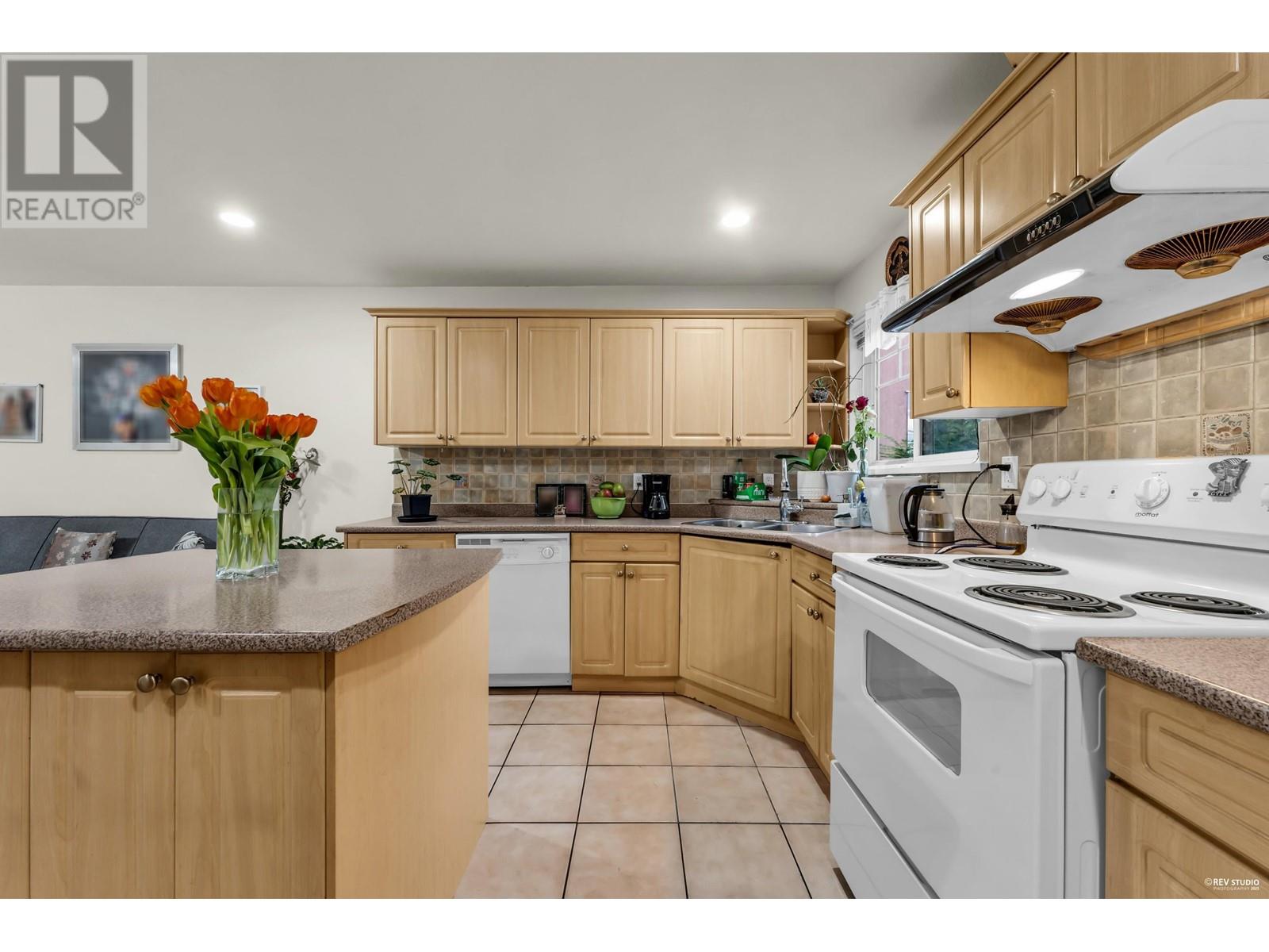 2820 Boundary Road, Burnaby, British Columbia  V5M 3Z8 - Photo 14 - R2972326