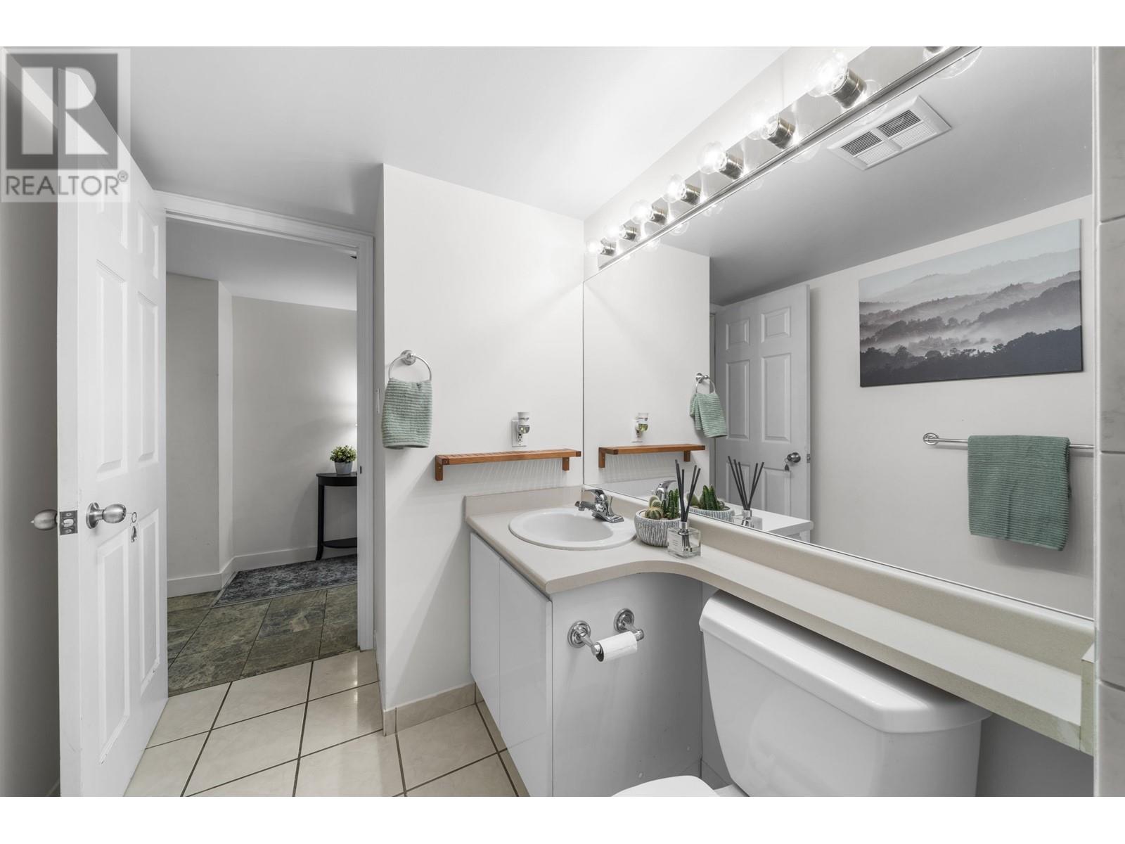 Listing Picture 18 of 29 : 905 9633 MANCHESTER DRIVE, Burnaby / 本拿比 - 魯藝地產 Yvonne Lu Group - MLS Medallion Club Member