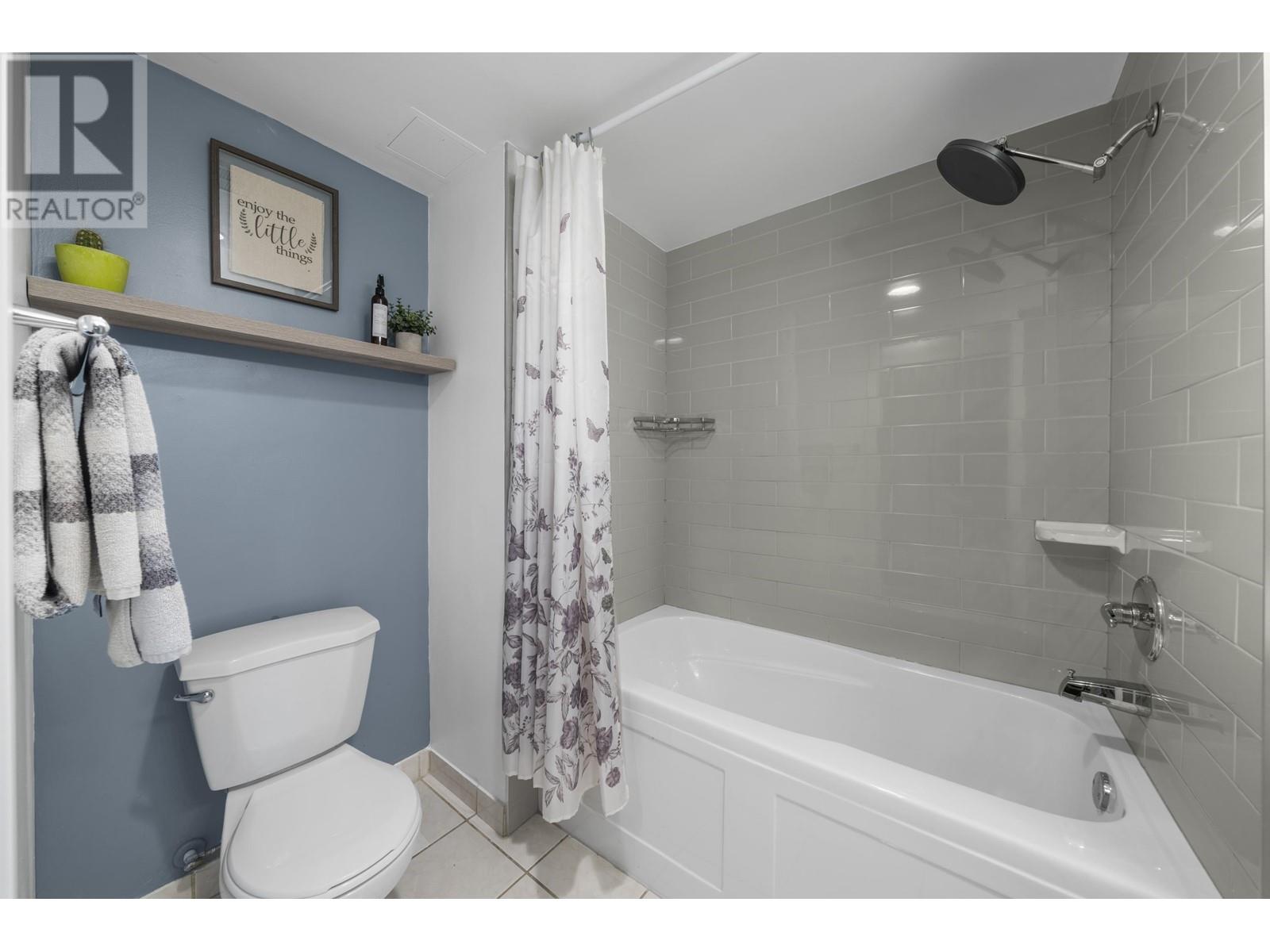 Listing Picture 20 of 29 : 905 9633 MANCHESTER DRIVE, Burnaby / 本拿比 - 魯藝地產 Yvonne Lu Group - MLS Medallion Club Member