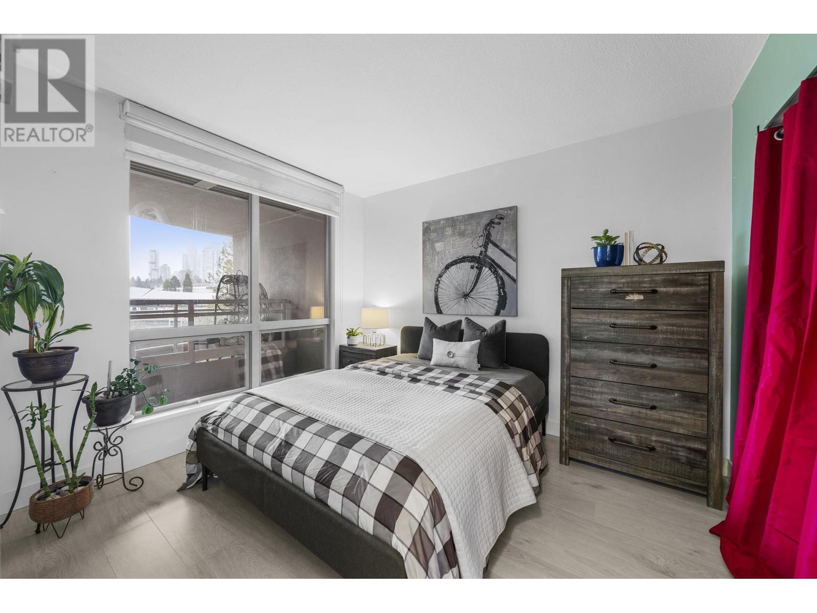 Listing Picture 25 of 29 : 905 9633 MANCHESTER DRIVE, Burnaby / 本拿比 - 魯藝地產 Yvonne Lu Group - MLS Medallion Club Member