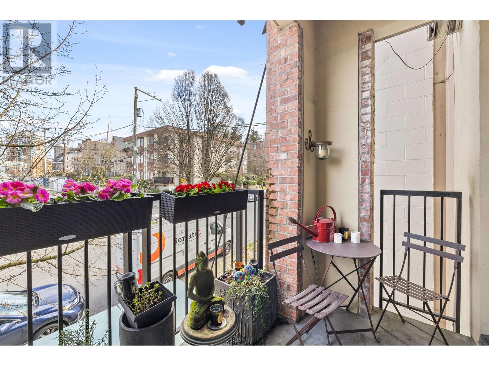 Listing Picture 13 of 40 : 201 2515 ONTARIO STREET, Vancouver / 溫哥華 - 魯藝地產 Yvonne Lu Group - MLS Medallion Club Member