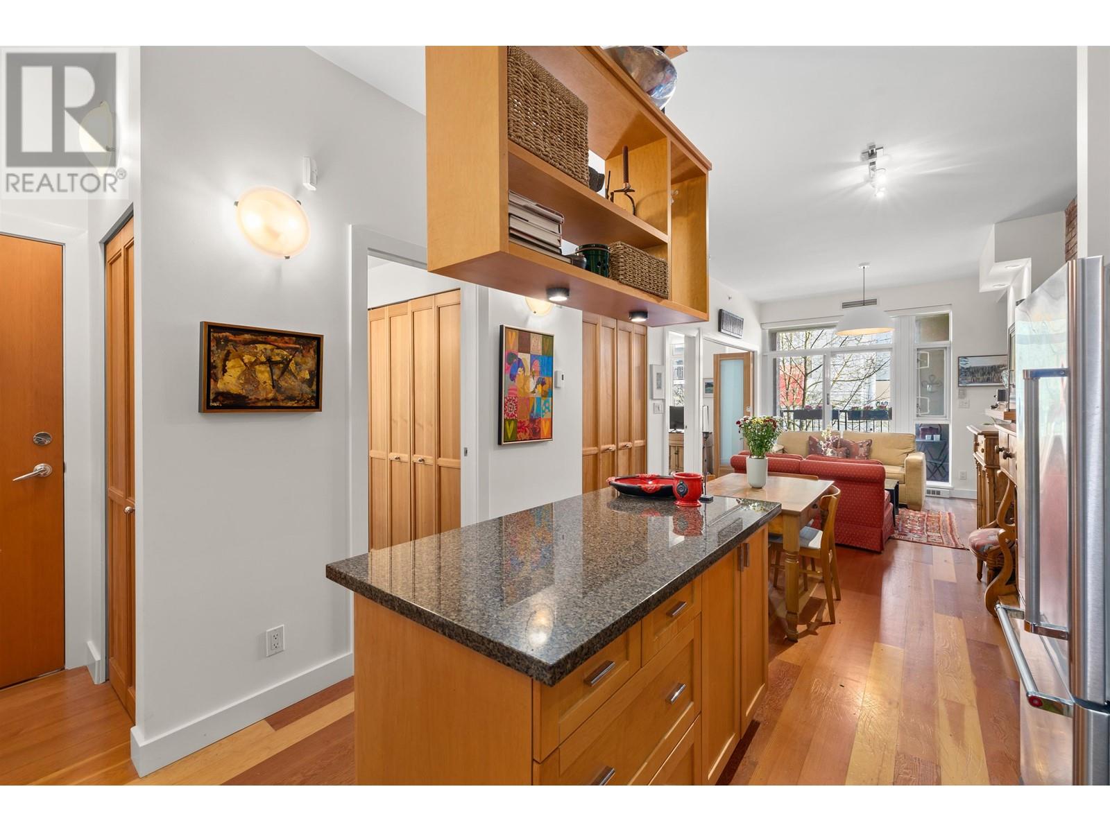 Listing Picture 20 of 40 : 201 2515 ONTARIO STREET, Vancouver / 溫哥華 - 魯藝地產 Yvonne Lu Group - MLS Medallion Club Member