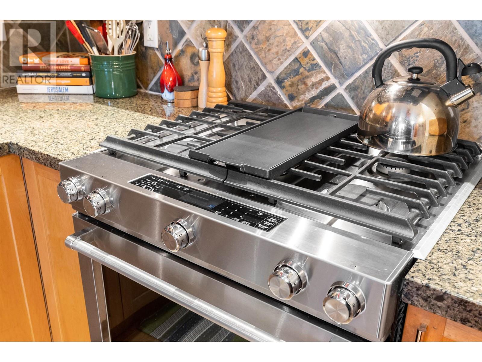 Listing Picture 21 of 40 : 201 2515 ONTARIO STREET, Vancouver / 溫哥華 - 魯藝地產 Yvonne Lu Group - MLS Medallion Club Member