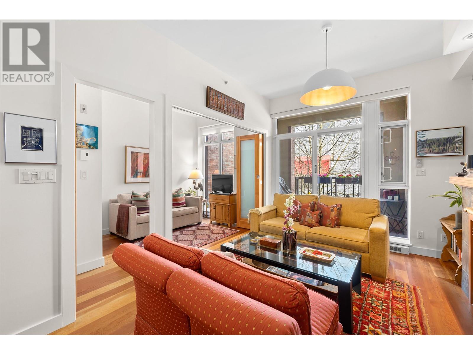 Listing Picture 4 of 40 : 201 2515 ONTARIO STREET, Vancouver / 溫哥華 - 魯藝地產 Yvonne Lu Group - MLS Medallion Club Member