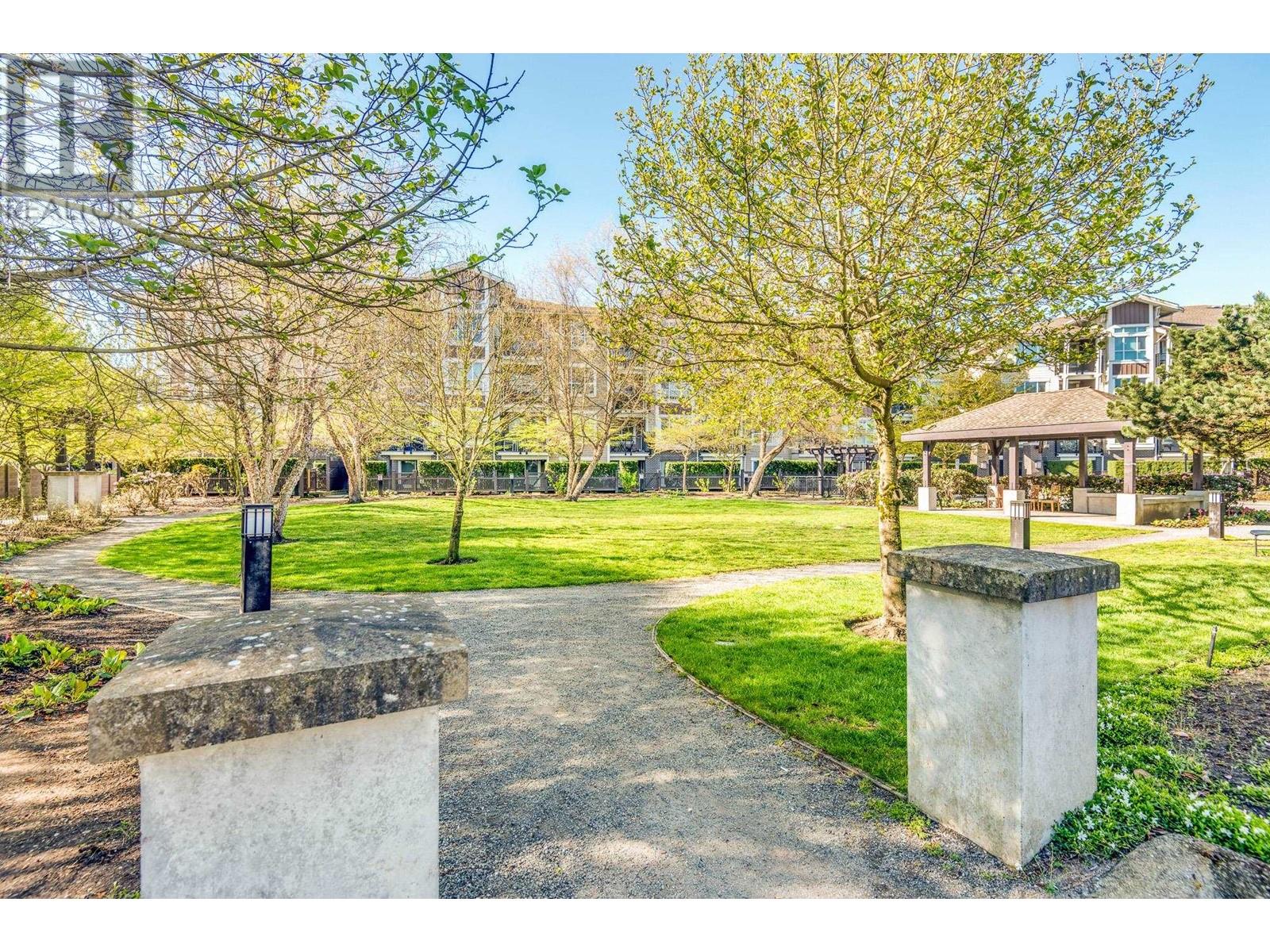 Listing Picture 26 of 34 : 220 5788 SIDLEY STREET, Burnaby / 本拿比 - 魯藝地產 Yvonne Lu Group - MLS Medallion Club Member
