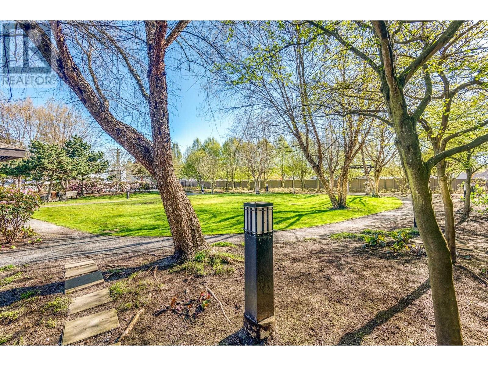 Listing Picture 29 of 34 : 220 5788 SIDLEY STREET, Burnaby / 本拿比 - 魯藝地產 Yvonne Lu Group - MLS Medallion Club Member