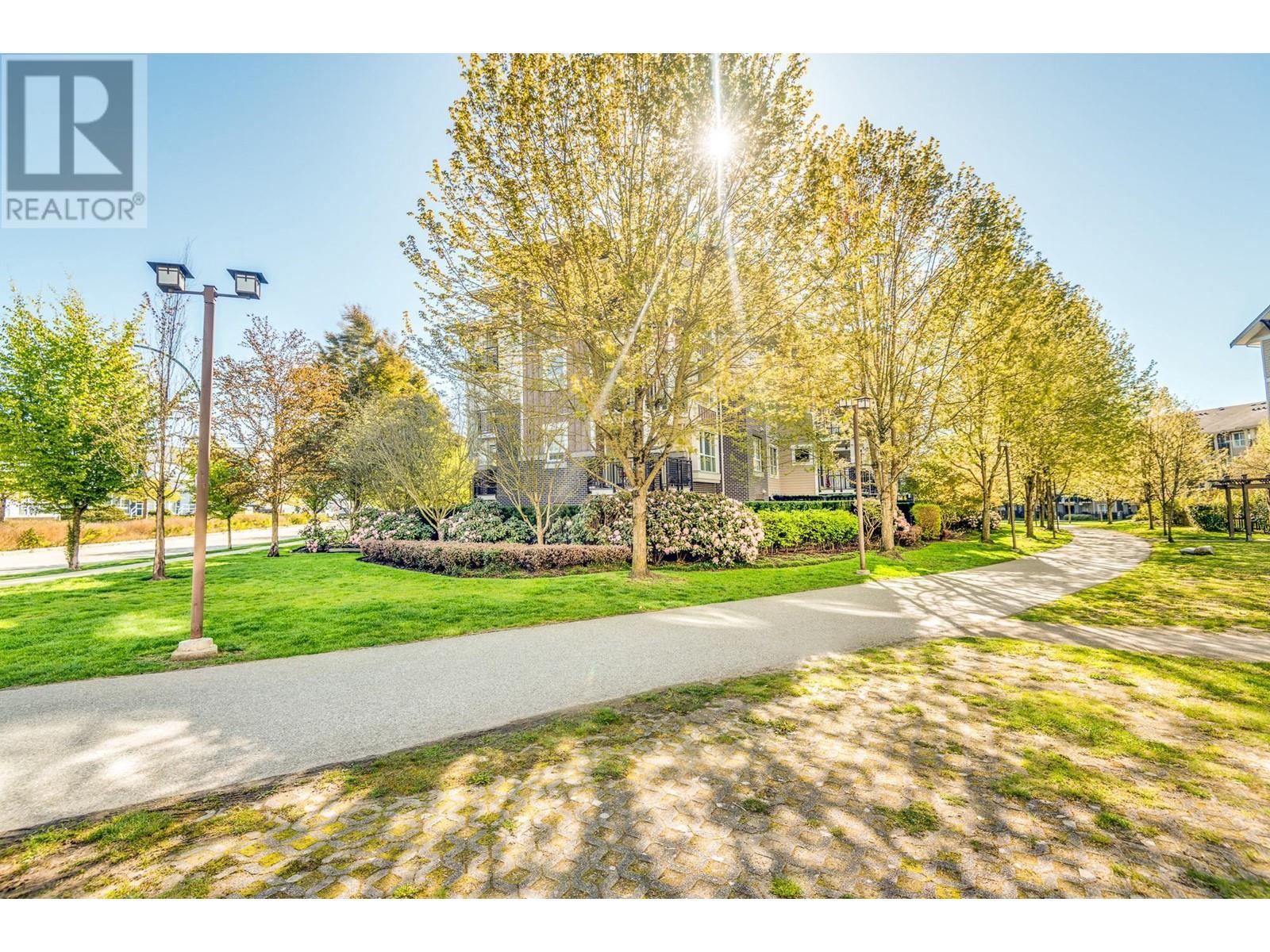 Listing Picture 31 of 34 : 220 5788 SIDLEY STREET, Burnaby / 本拿比 - 魯藝地產 Yvonne Lu Group - MLS Medallion Club Member