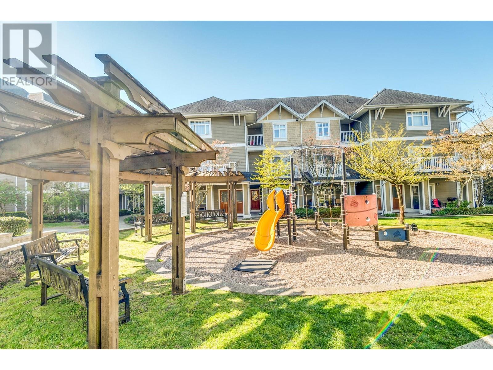 Listing Picture 32 of 34 : 220 5788 SIDLEY STREET, Burnaby / 本拿比 - 魯藝地產 Yvonne Lu Group - MLS Medallion Club Member