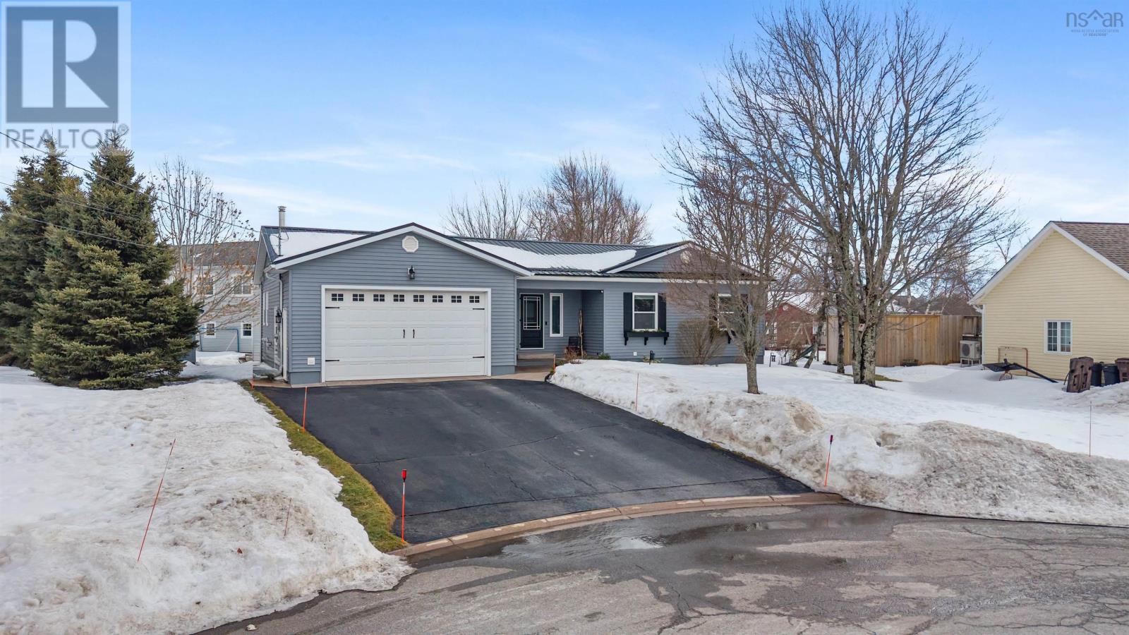 9 Forest Glen Court, Amherst, Nova Scotia  B4H 4T5 - Photo 2 - 202503984