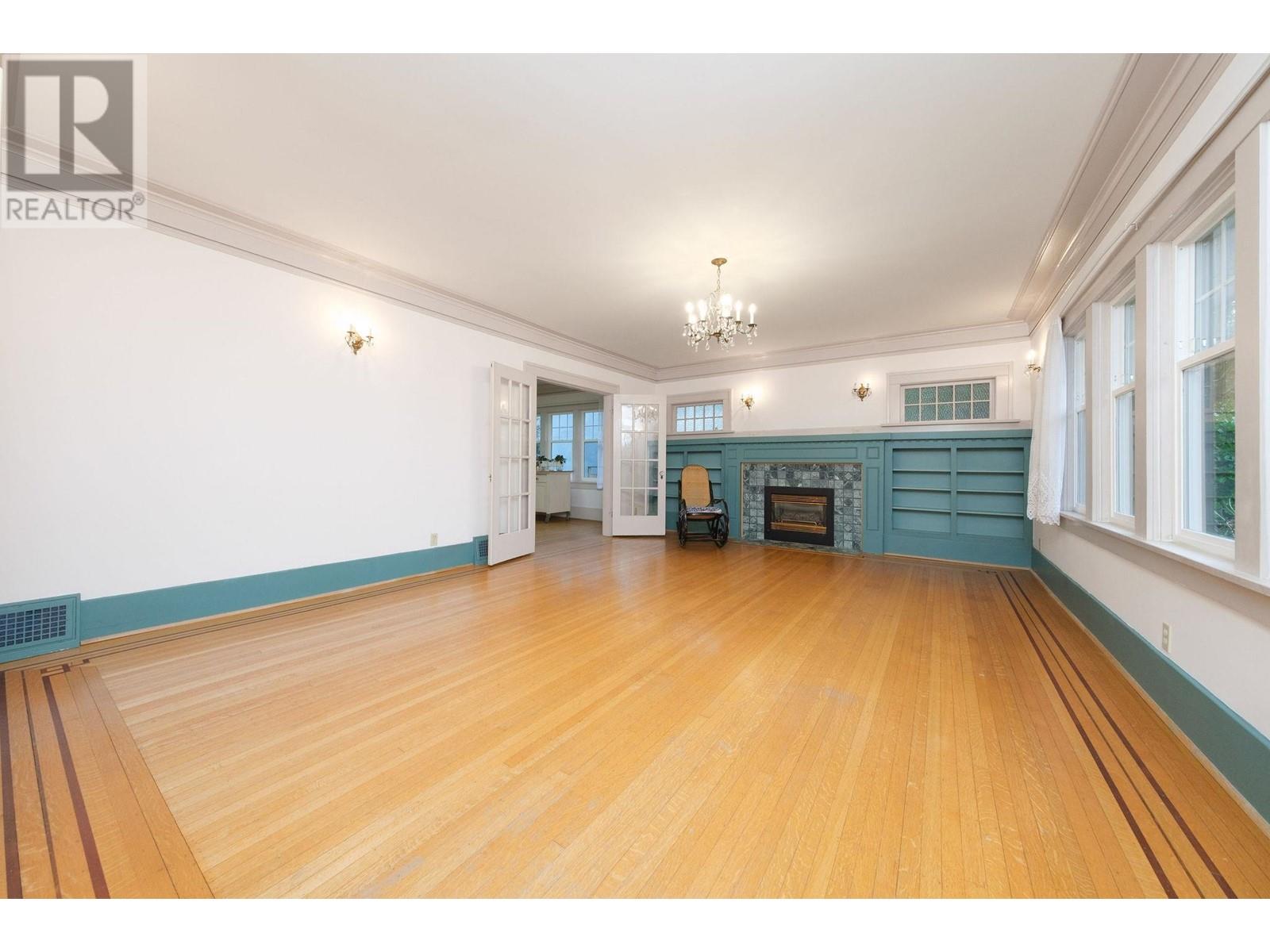 Property at 4410 CYPRESS STREET image 4