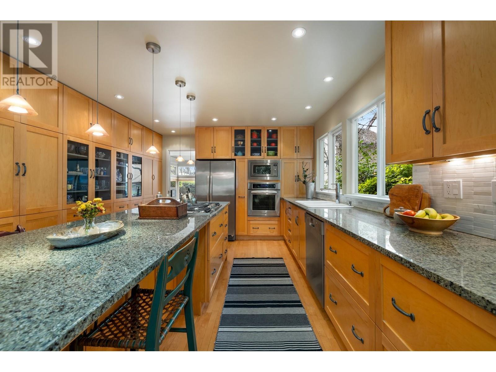 6032 Glenwynd Place, West Vancouver, British Columbia  V7W 2W5 - Photo 13 - R2972345