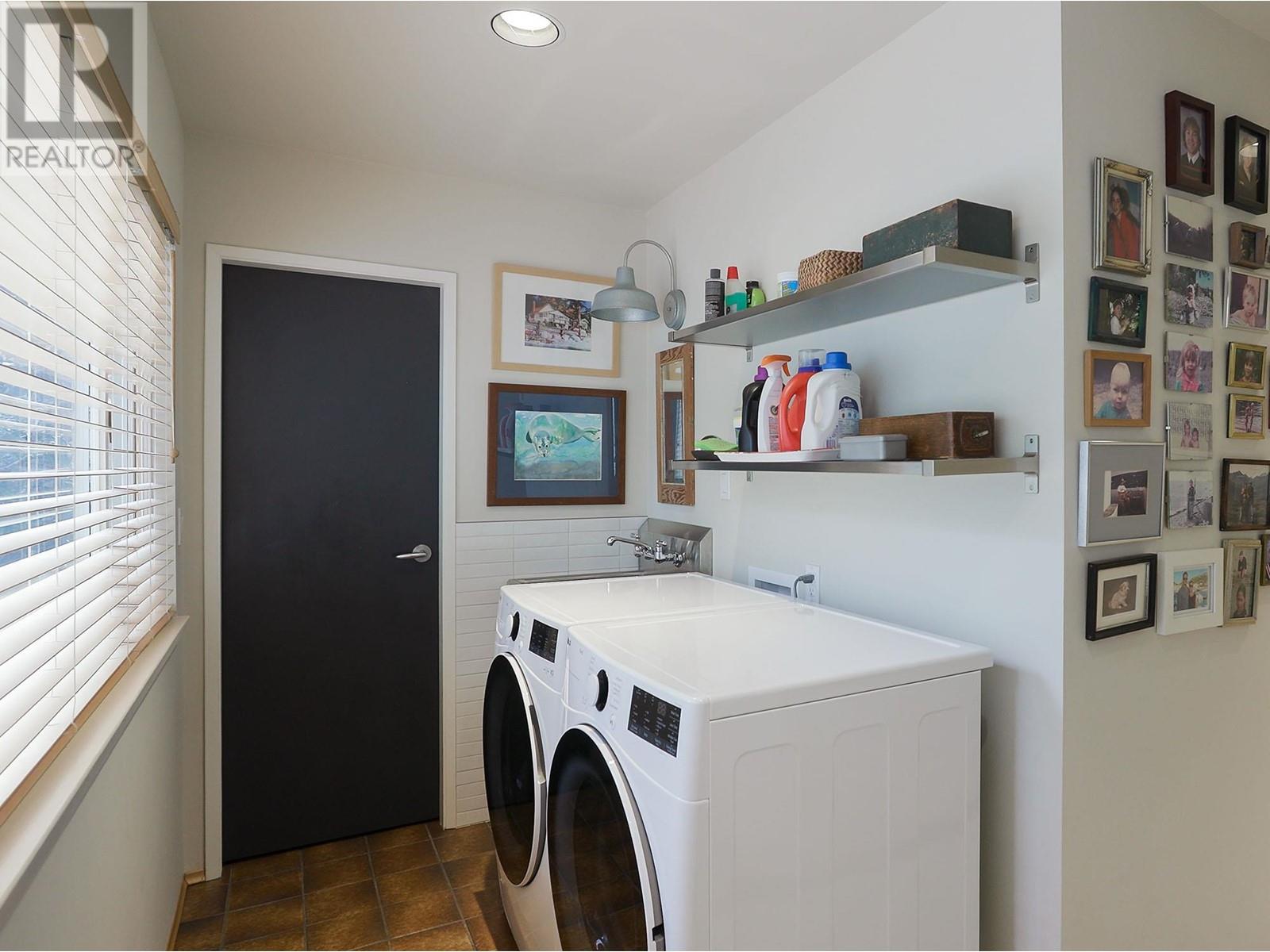 6032 Glenwynd Place, West Vancouver, British Columbia  V7W 2W5 - Photo 19 - R2972345