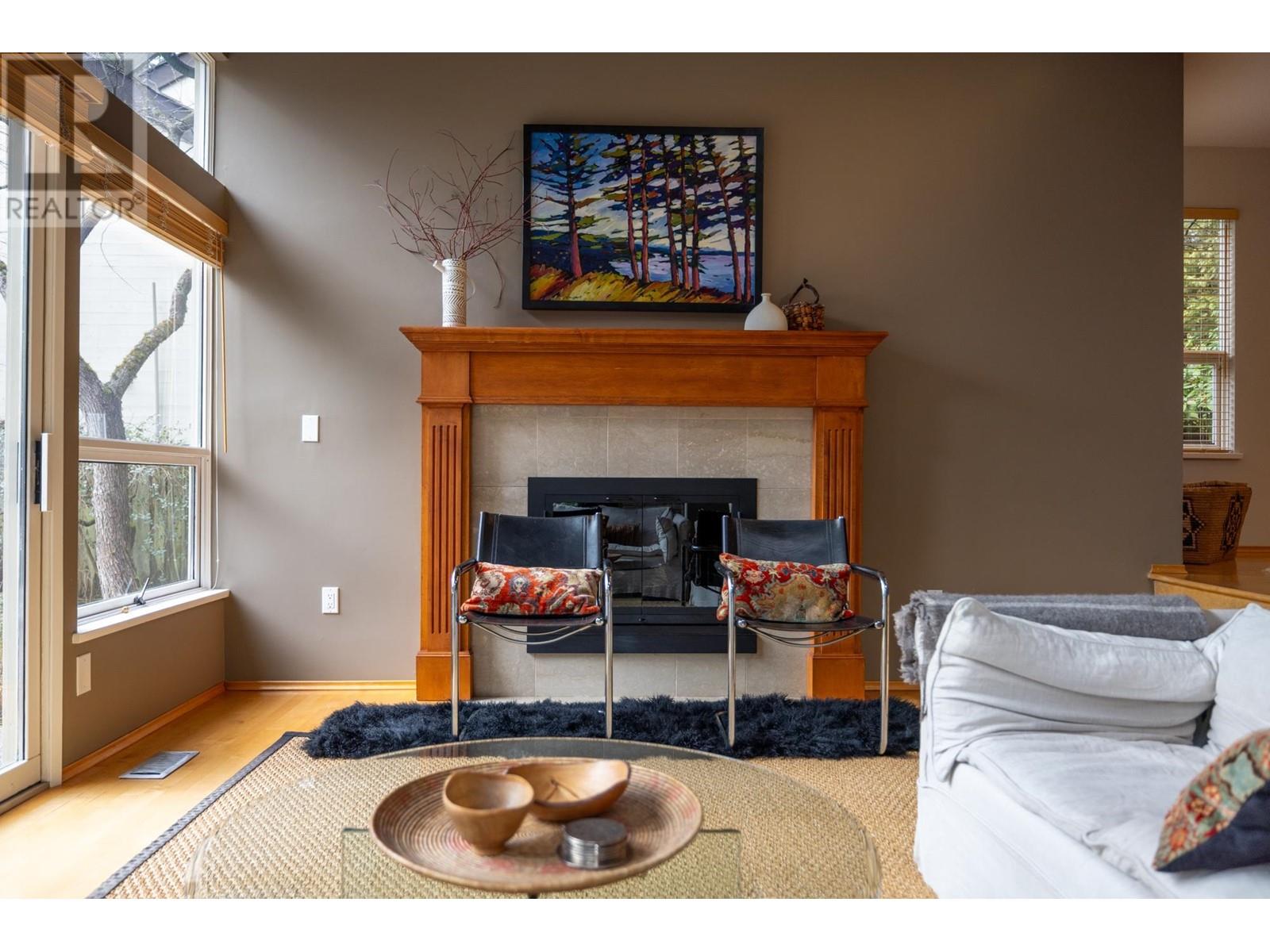 6032 Glenwynd Place, West Vancouver, British Columbia  V7W 2W5 - Photo 3 - R2972345