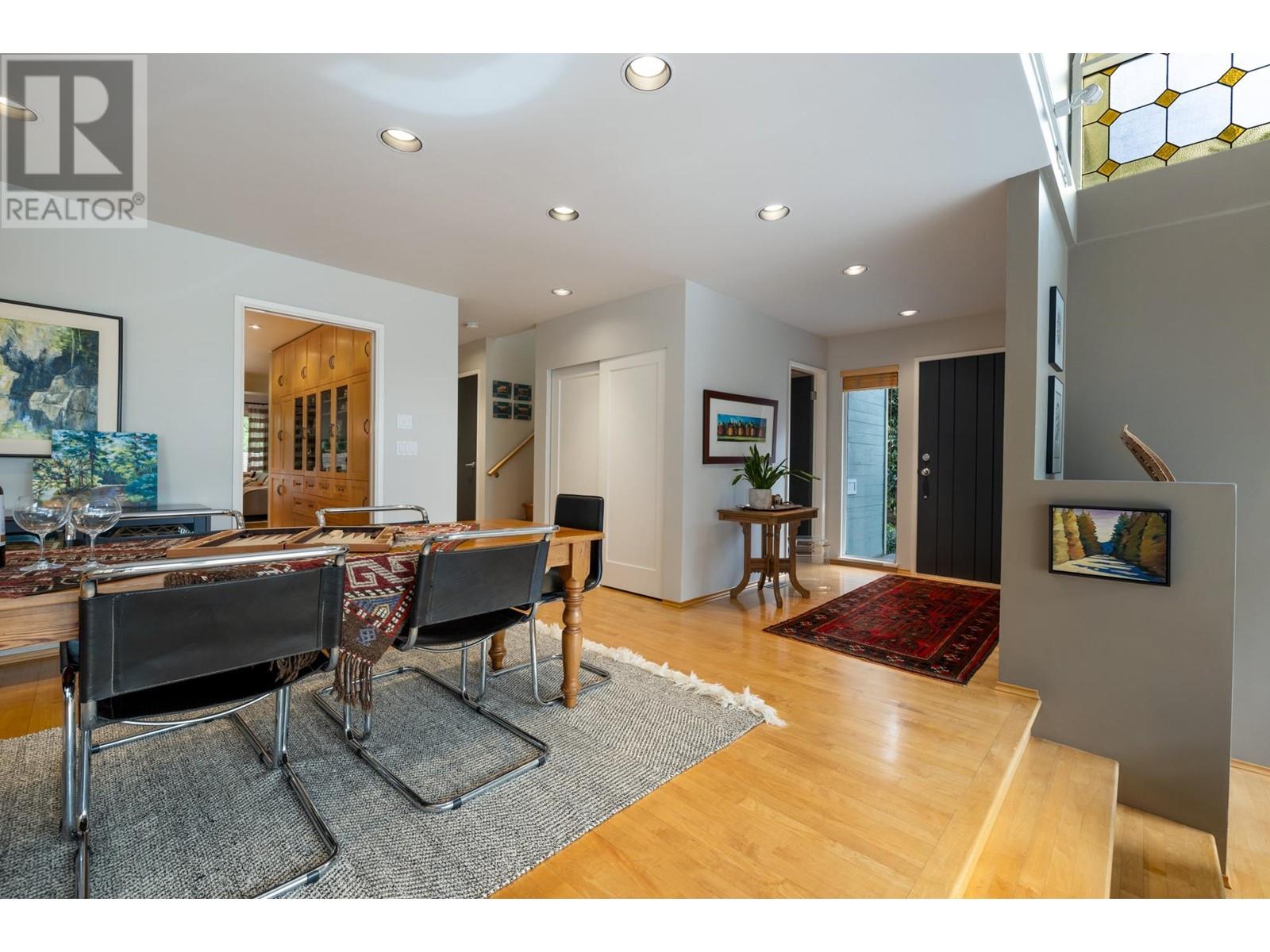 6032 Glenwynd Place, West Vancouver, British Columbia  V7W 2W5 - Photo 6 - R2972345