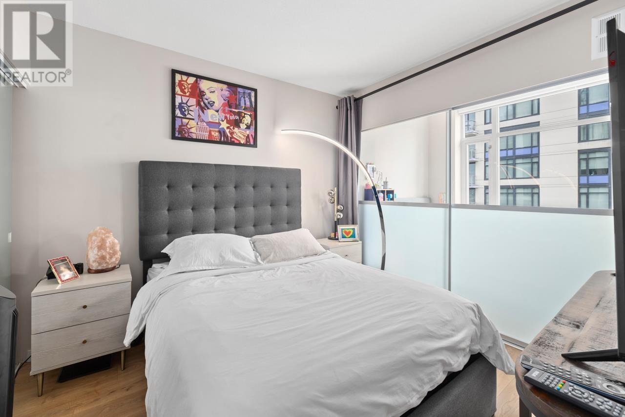 Listing Picture 3 of 25 : 1101 1708 COLUMBIA STREET, Vancouver / 溫哥華 - 魯藝地產 Yvonne Lu Group - MLS Medallion Club Member