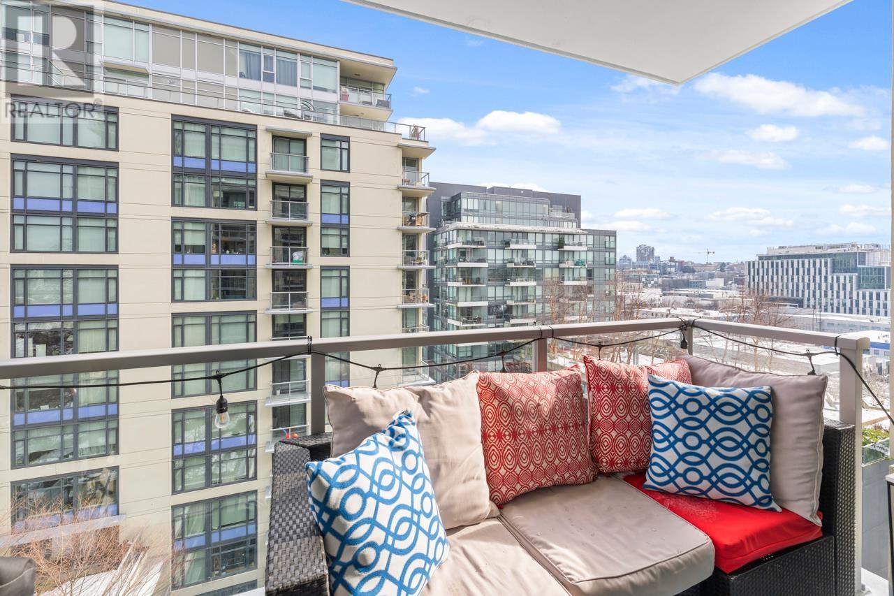 Listing Picture 7 of 25 : 1101 1708 COLUMBIA STREET, Vancouver / 溫哥華 - 魯藝地產 Yvonne Lu Group - MLS Medallion Club Member