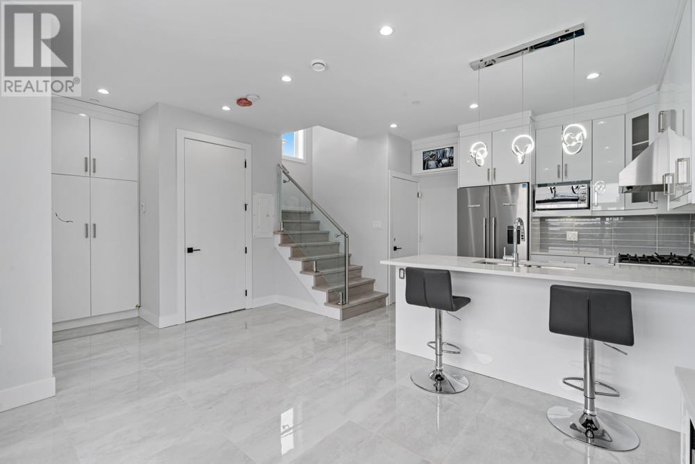6751 Knight Street, Vancouver, British Columbia  V5P 2W4 - Photo 3 - R2972328