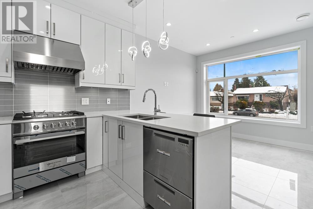 6751 Knight Street, Vancouver, British Columbia  V5P 2W4 - Photo 11 - R2972328