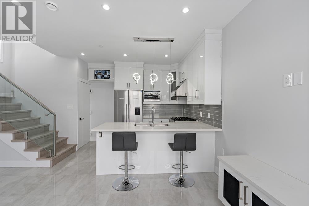 6751 Knight Street, Vancouver, British Columbia  V5P 2W4 - Photo 6 - R2972328