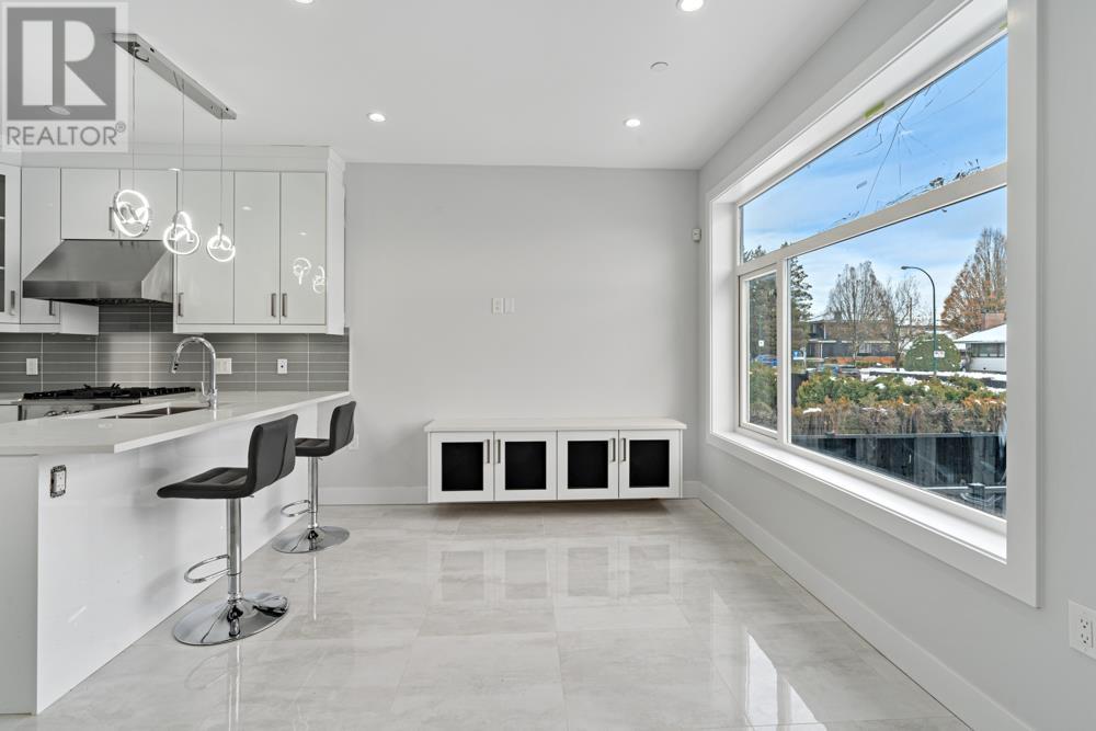 6751 Knight Street, Vancouver, British Columbia  V5P 2W4 - Photo 2 - R2972328